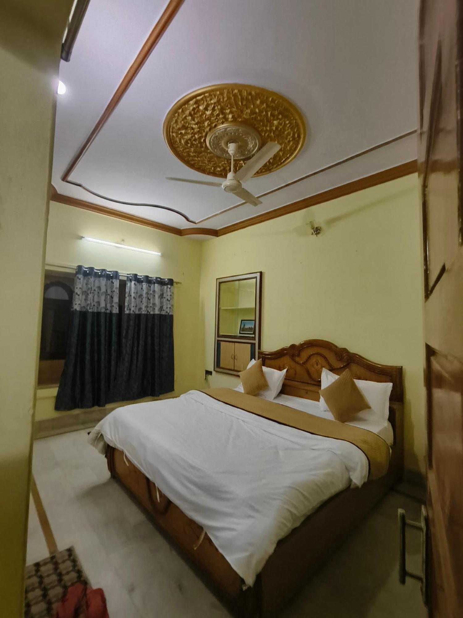 Hotel Navodaya Jaisalmer Esterno foto