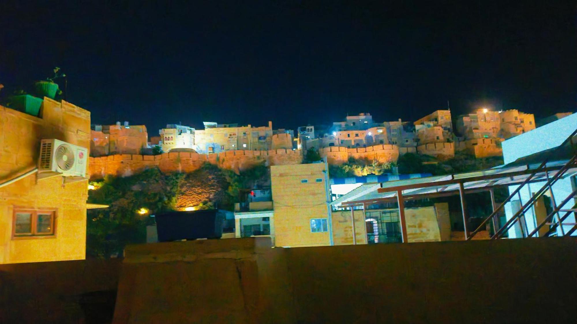 Hotel Navodaya Jaisalmer Esterno foto